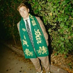 Harry's New York Bar Scarf -Modern Outfit Shop RB Nov22 035